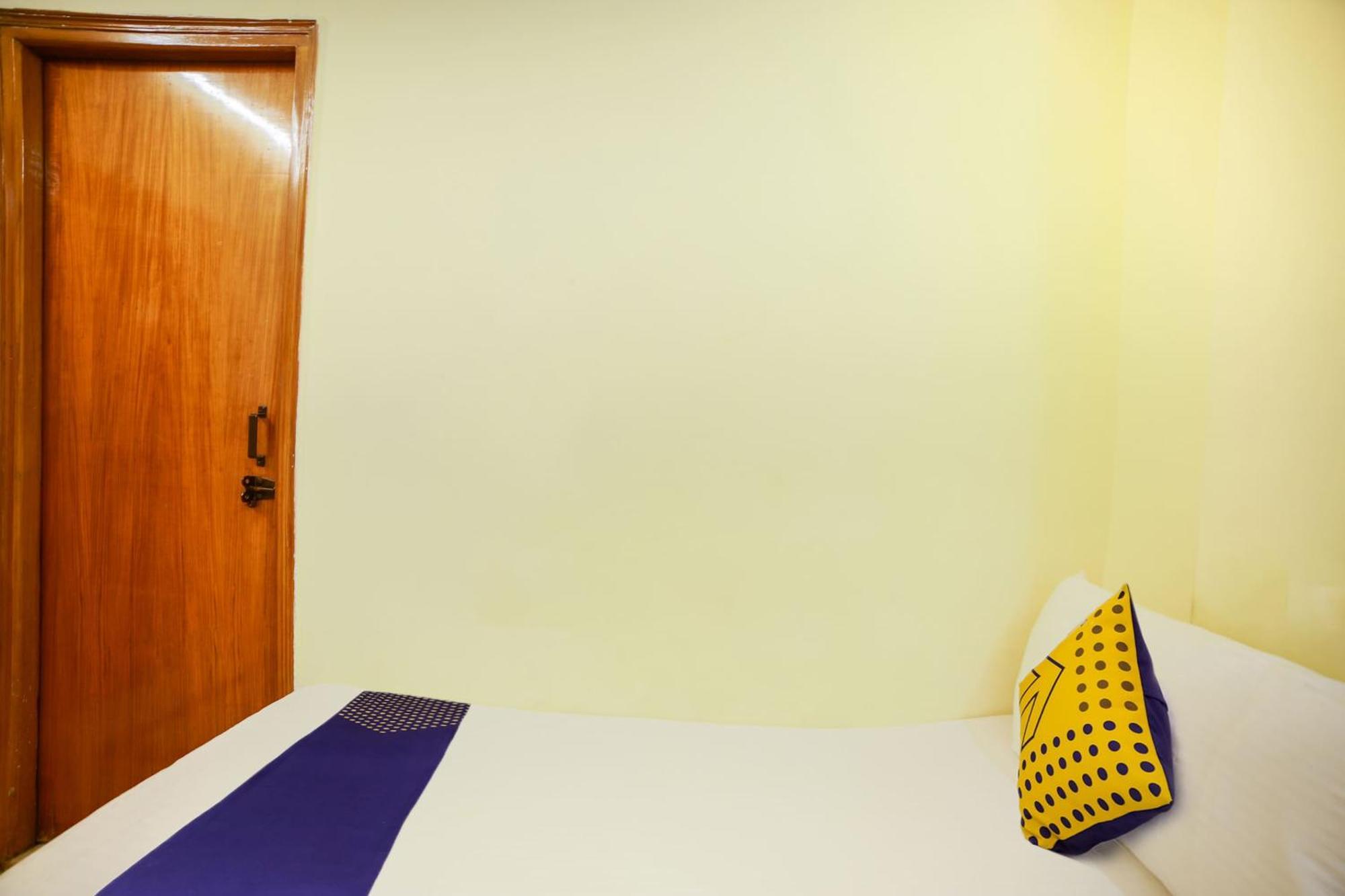 Hotel O City Inn Dx Nuova Delhi Esterno foto