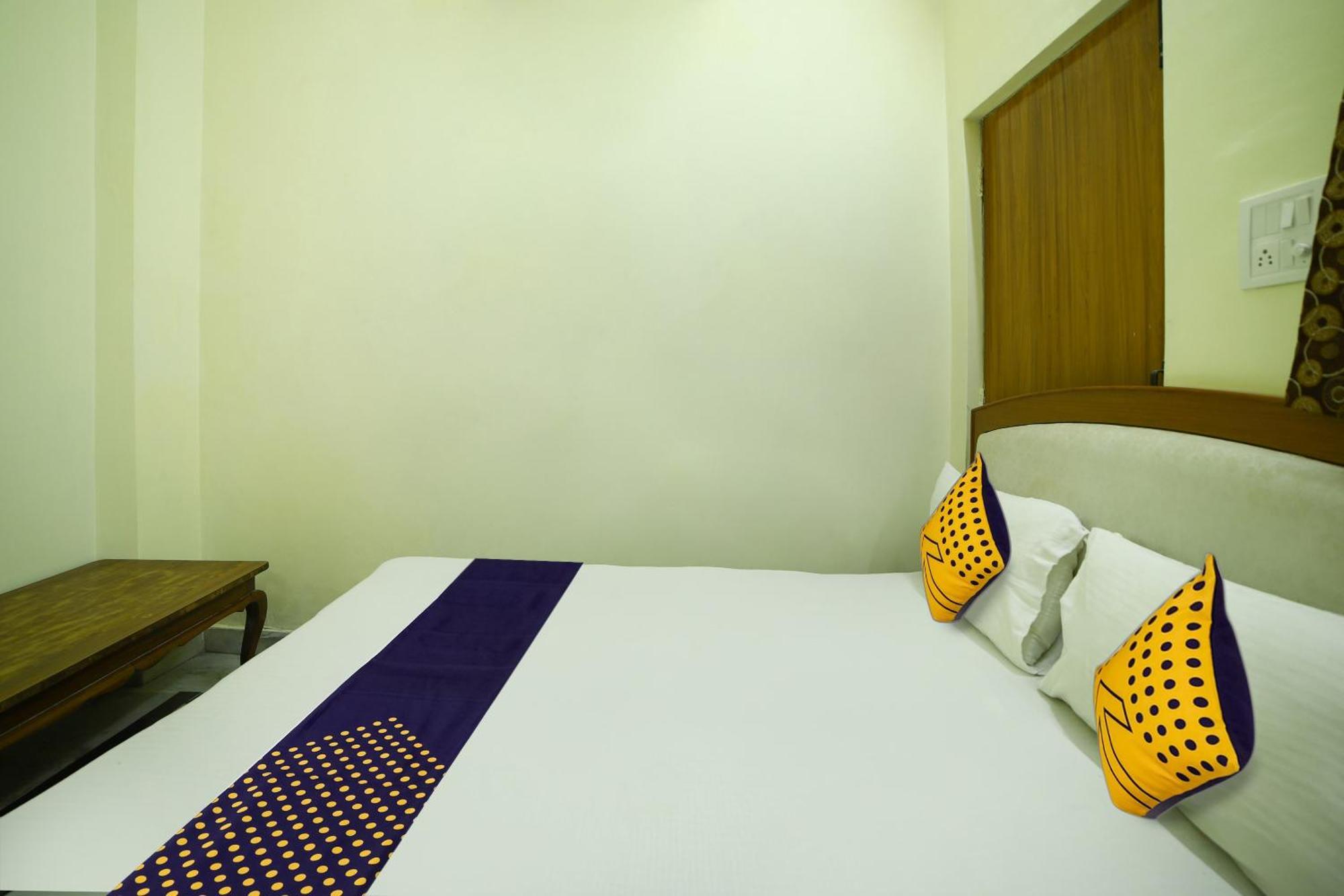 Hotel O City Inn Dx Nuova Delhi Esterno foto