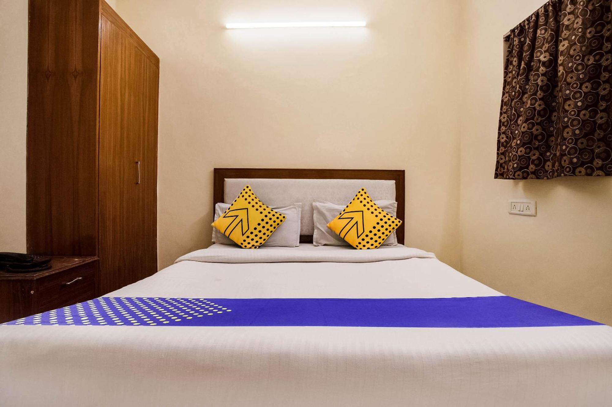 Hotel O City Inn Dx Nuova Delhi Esterno foto