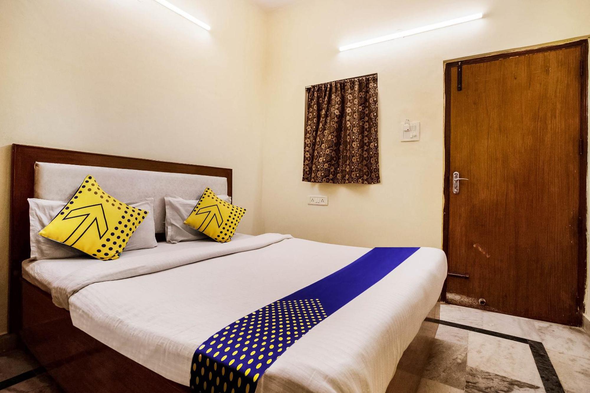 Hotel O City Inn Dx Nuova Delhi Esterno foto